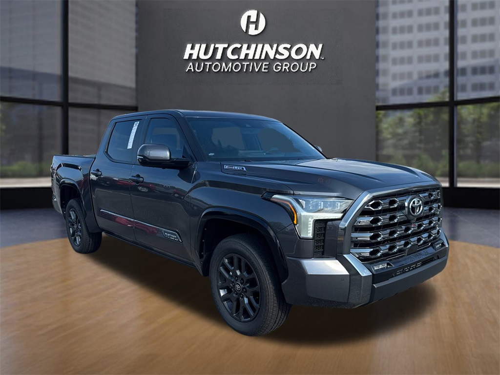 2025 Toyota Tundra Platinum's photo