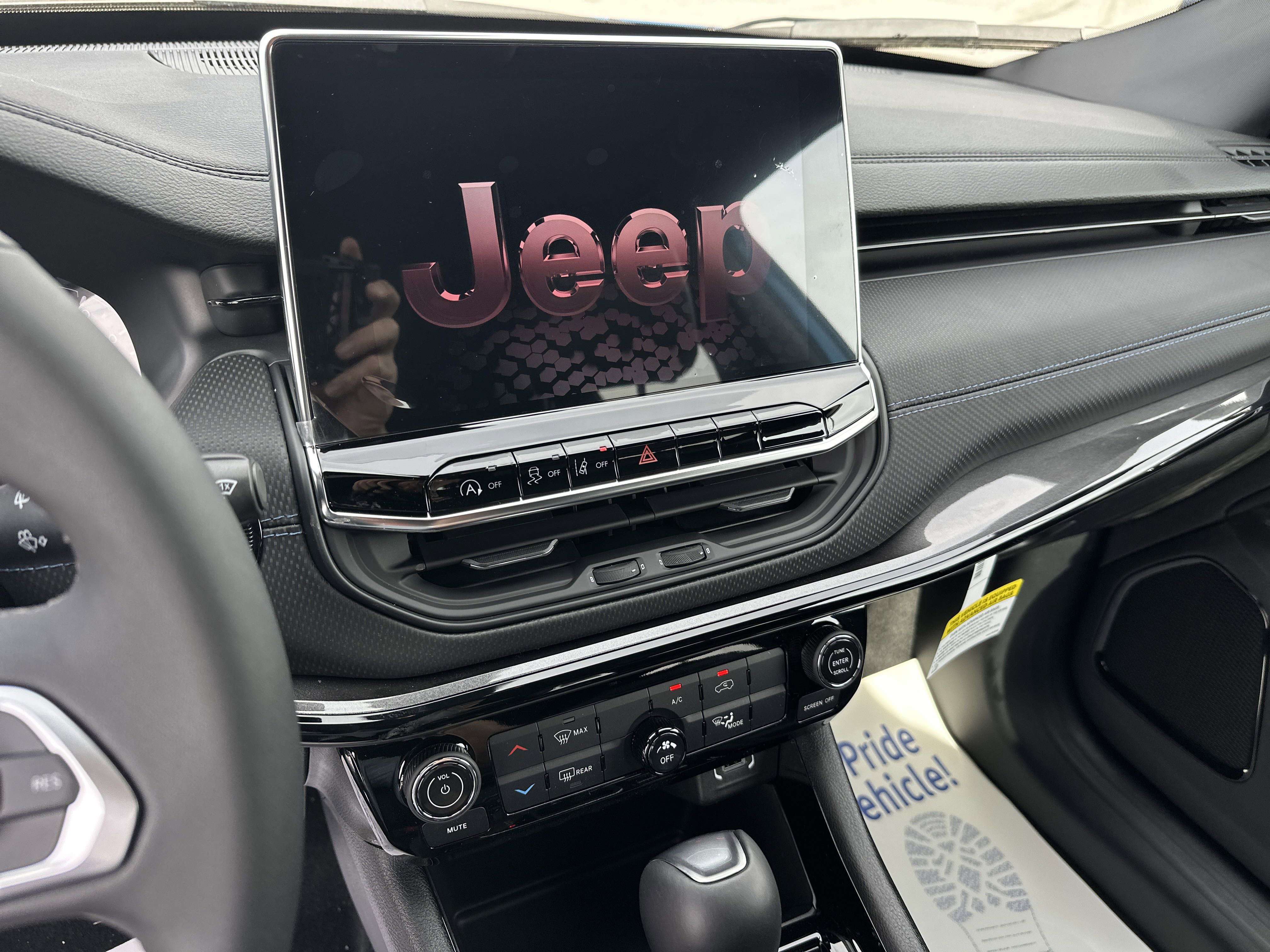 2025 Jeep Compass Latitude photo 6