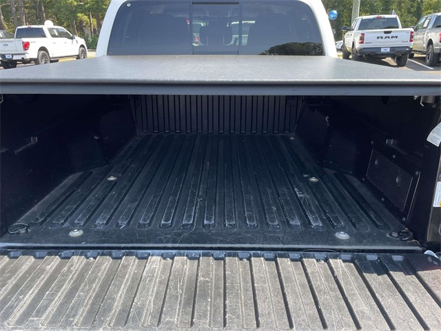 2022 Toyota Tacoma SR5 photo 22