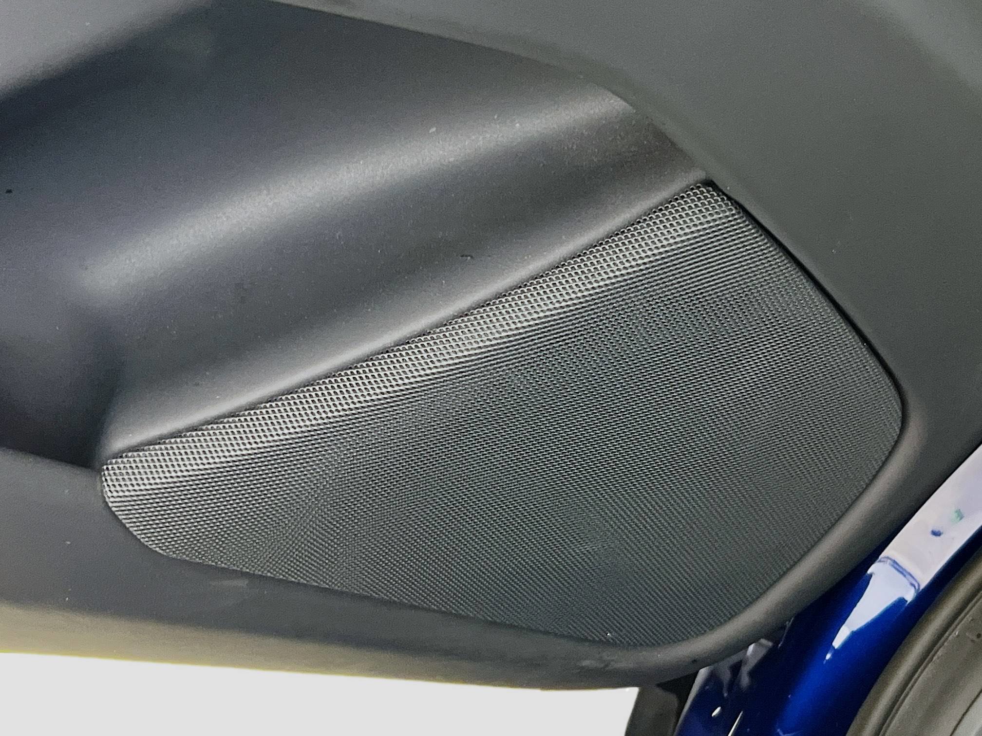 2019 Tesla Model X 75D photo 17