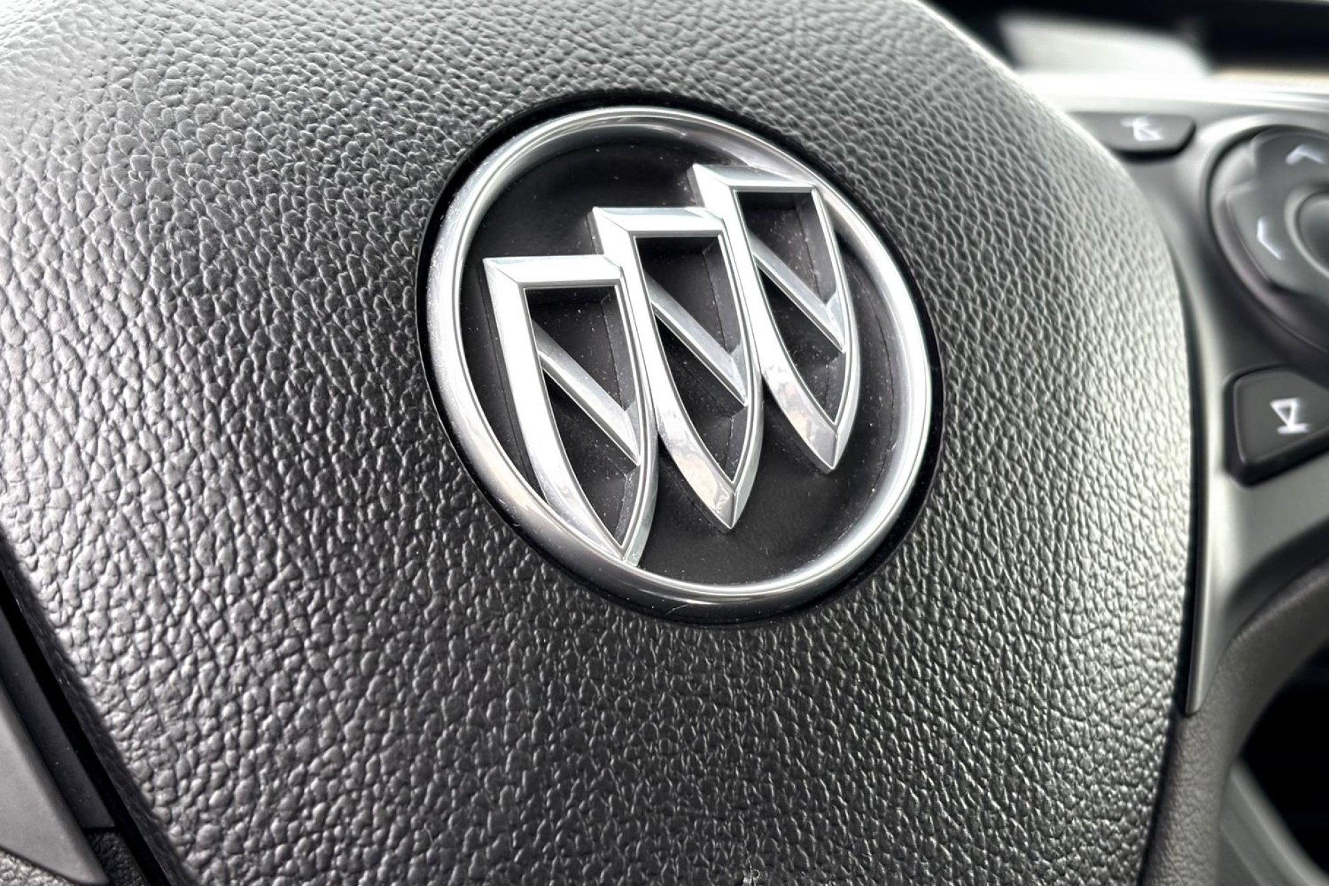 2018 Buick Envision Preferred photo 12
