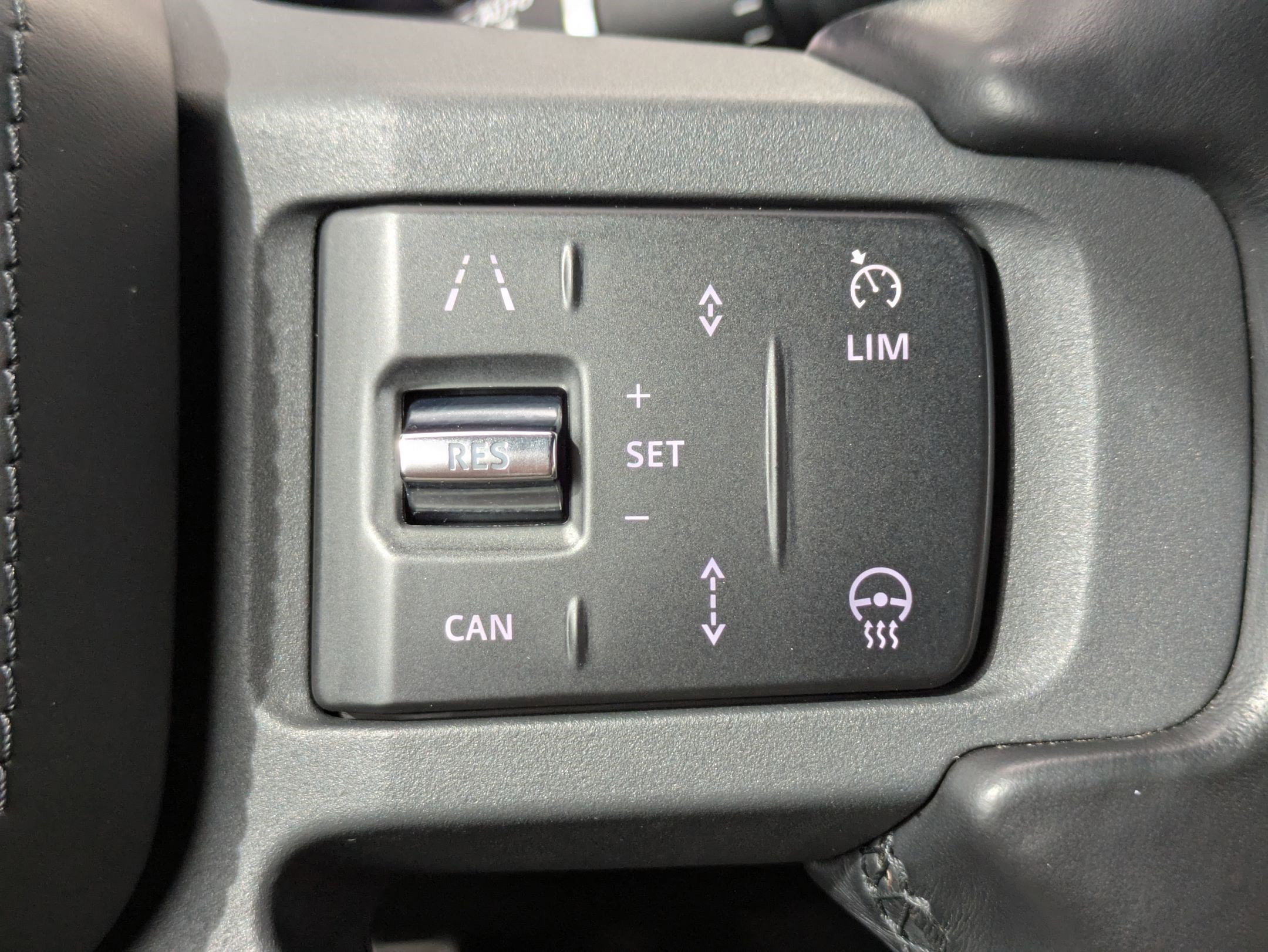 2023 Land Rover Defender 110 X photo 14