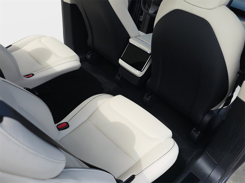 2023 Tesla Model X Plaid photo 11