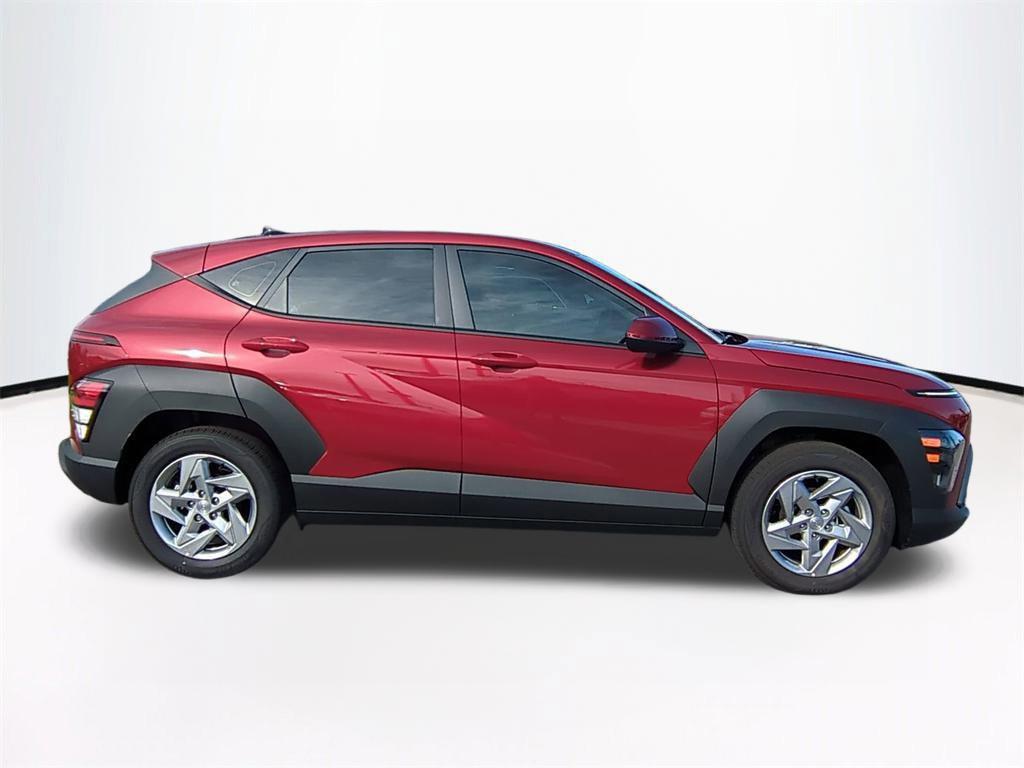 2026 Hyundai Kona SE photo 3