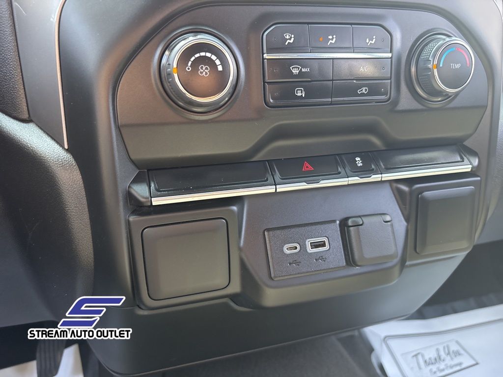 2022 Chevrolet Silverado 2500HD Custom photo 27