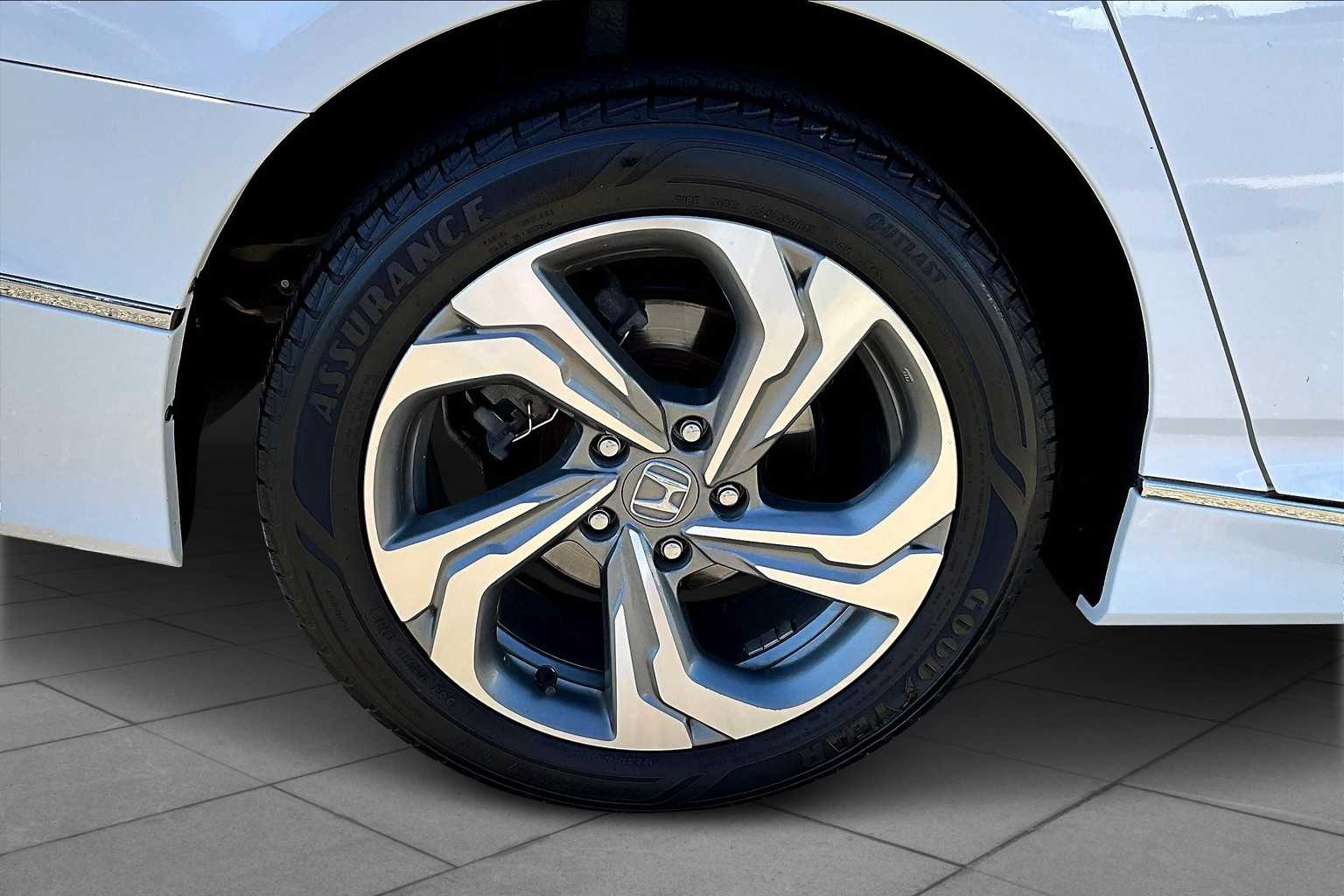 2018 Honda Accord EX 1.5T photo 10