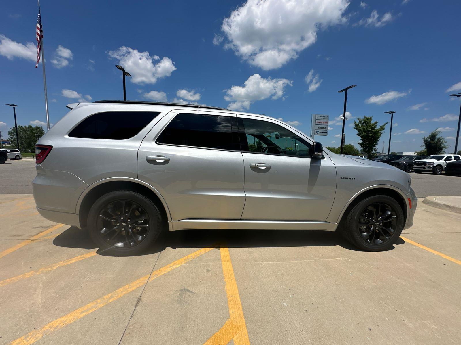 2025 Dodge Durango R/T Plus photo 5
