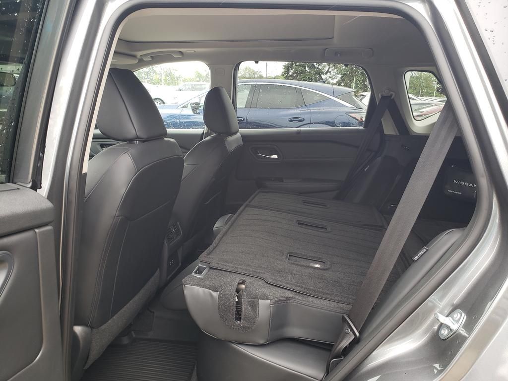 2024 Nissan Rogue SV photo 15