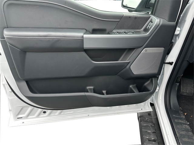 2025 Ford F-150 XLT photo 17
