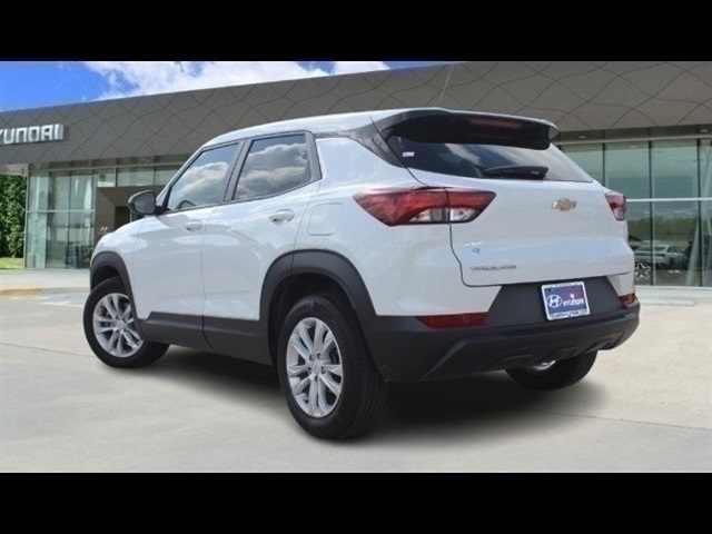 2023 Chevrolet Trailblazer LS photo 3