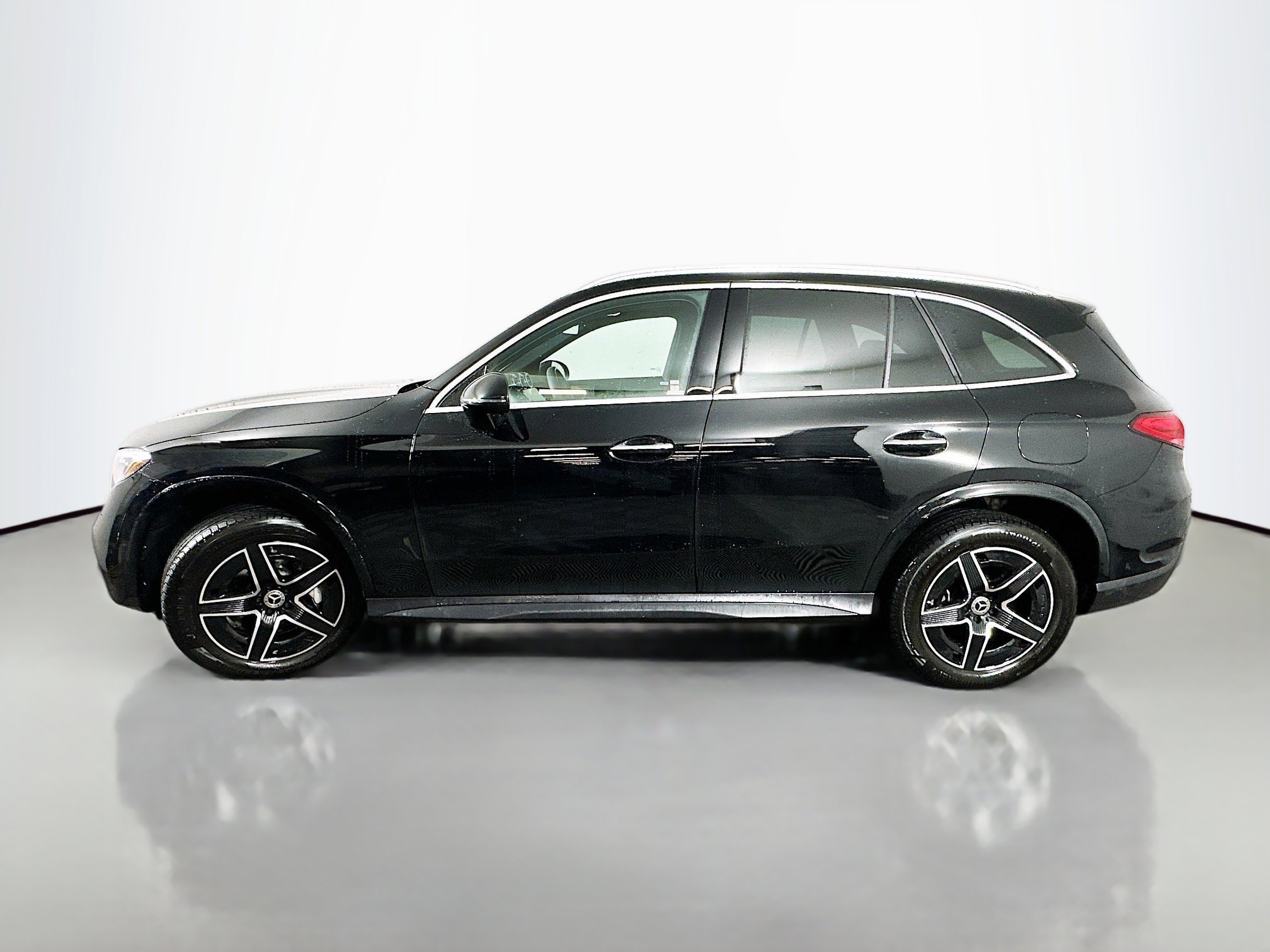 2025 Mercedes Benz GLC 350e 4MATIC photo 4
