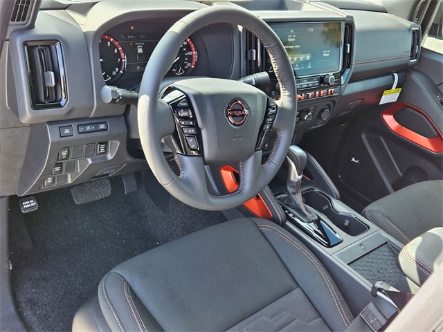 2025 Nissan Frontier PRO-X photo 6