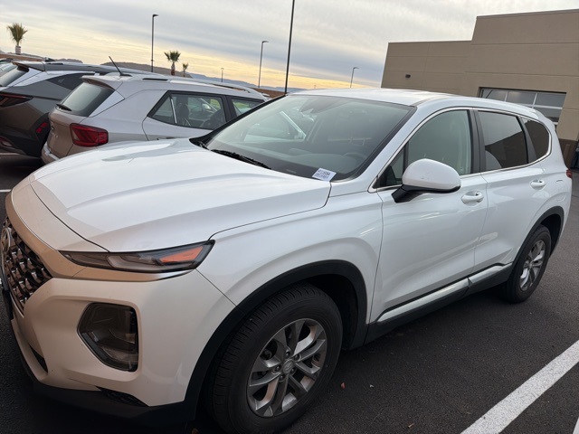 2019 Hyundai Santa Fe SE's photo