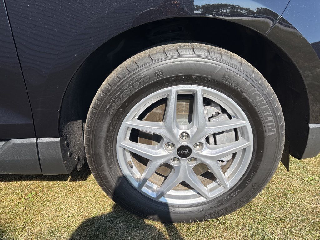 2023 Ford Edge SEL photo 12