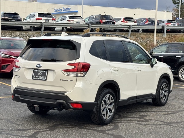2019 Subaru Forester Premium photo 2