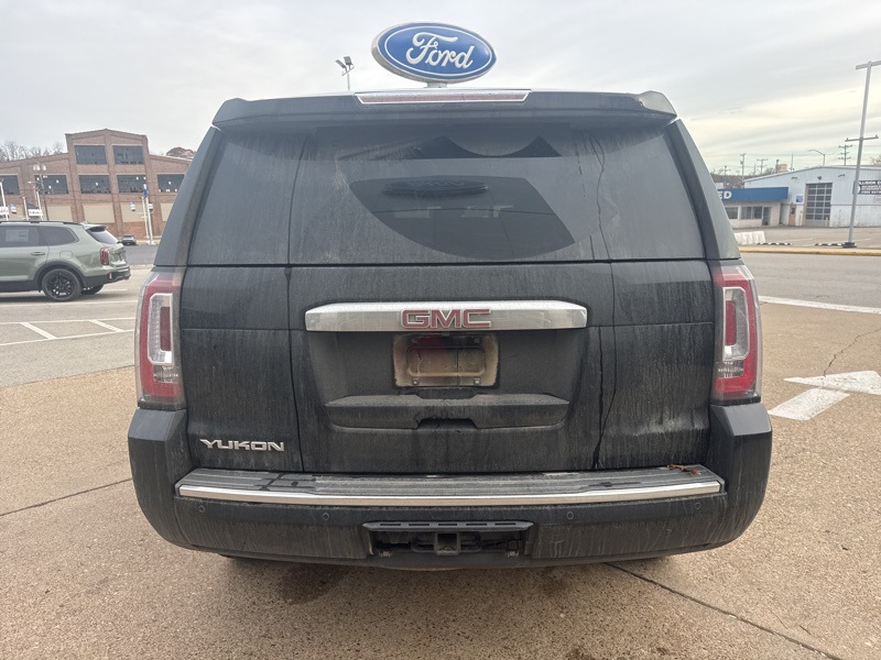 2016 Gmc Yukon Denali photo 2