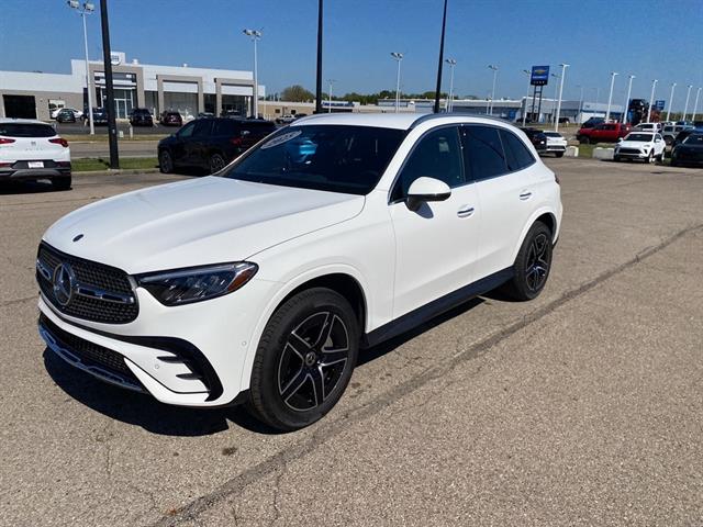 2025 Mercedes-Benz GLC Base's photo