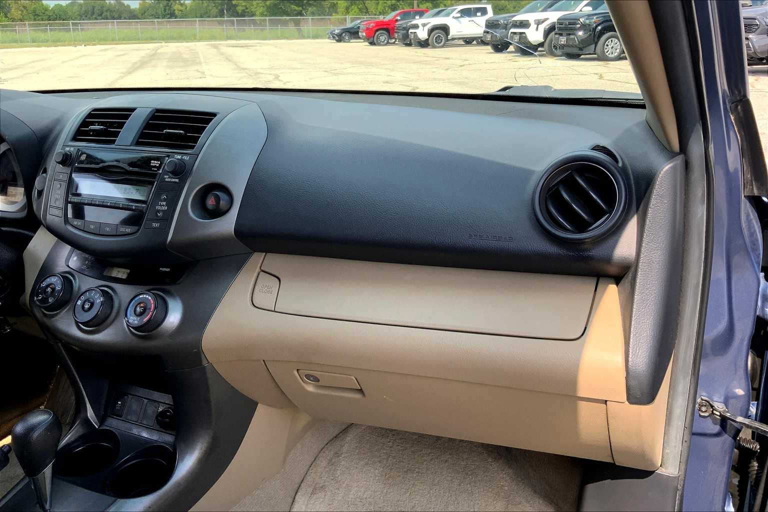 2010 Toyota RAV4 Base photo 16