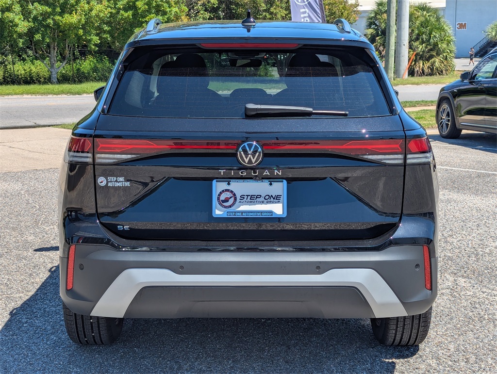 2025 Volkswagen Tiguan SE photo 2