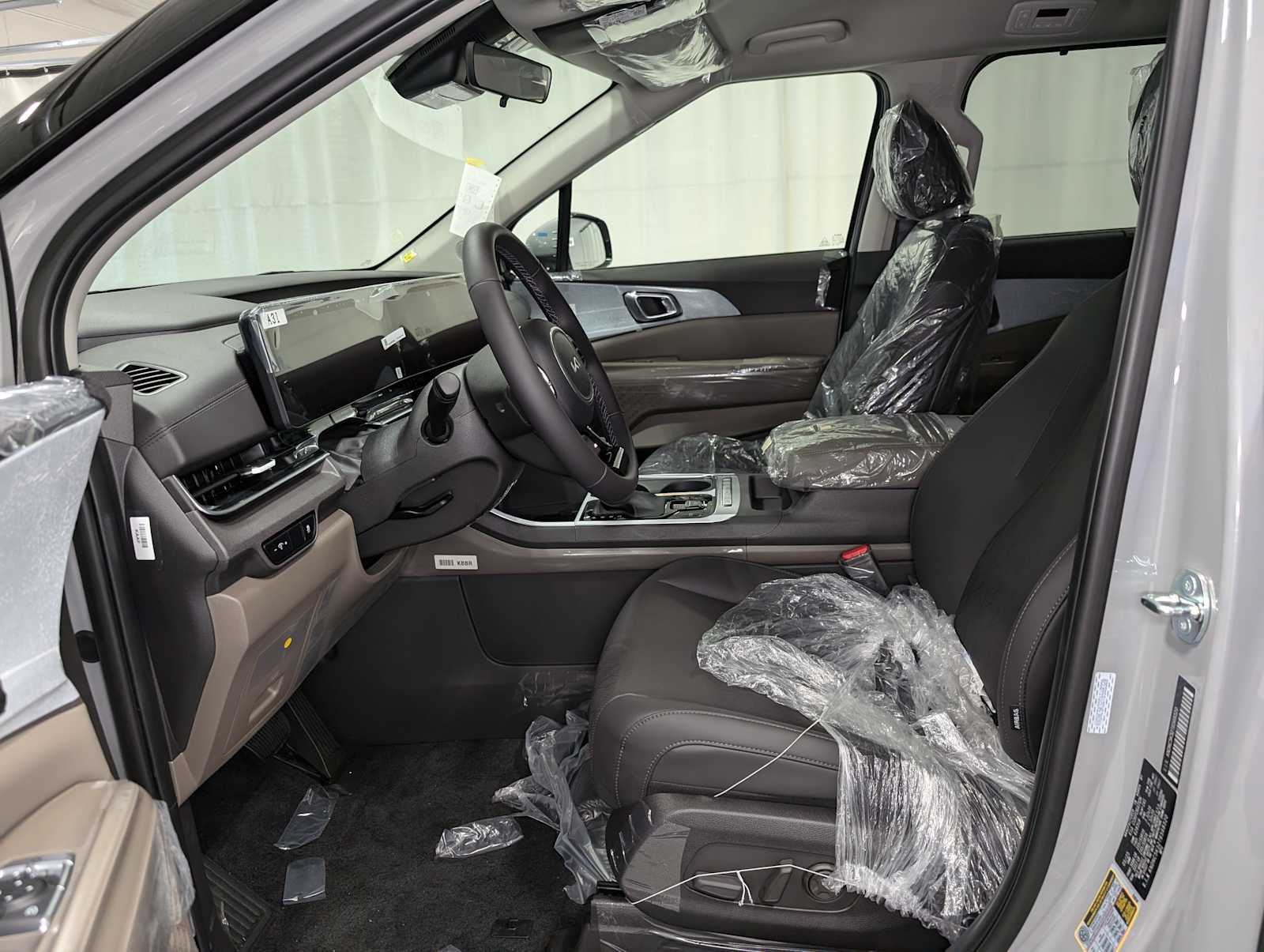 2026 Kia Carnival EX photo 4