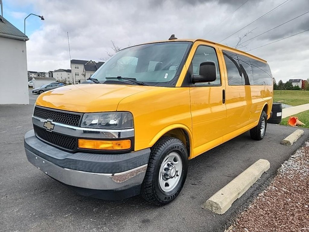 2017 Chevrolet Express Passenger LS's photo
