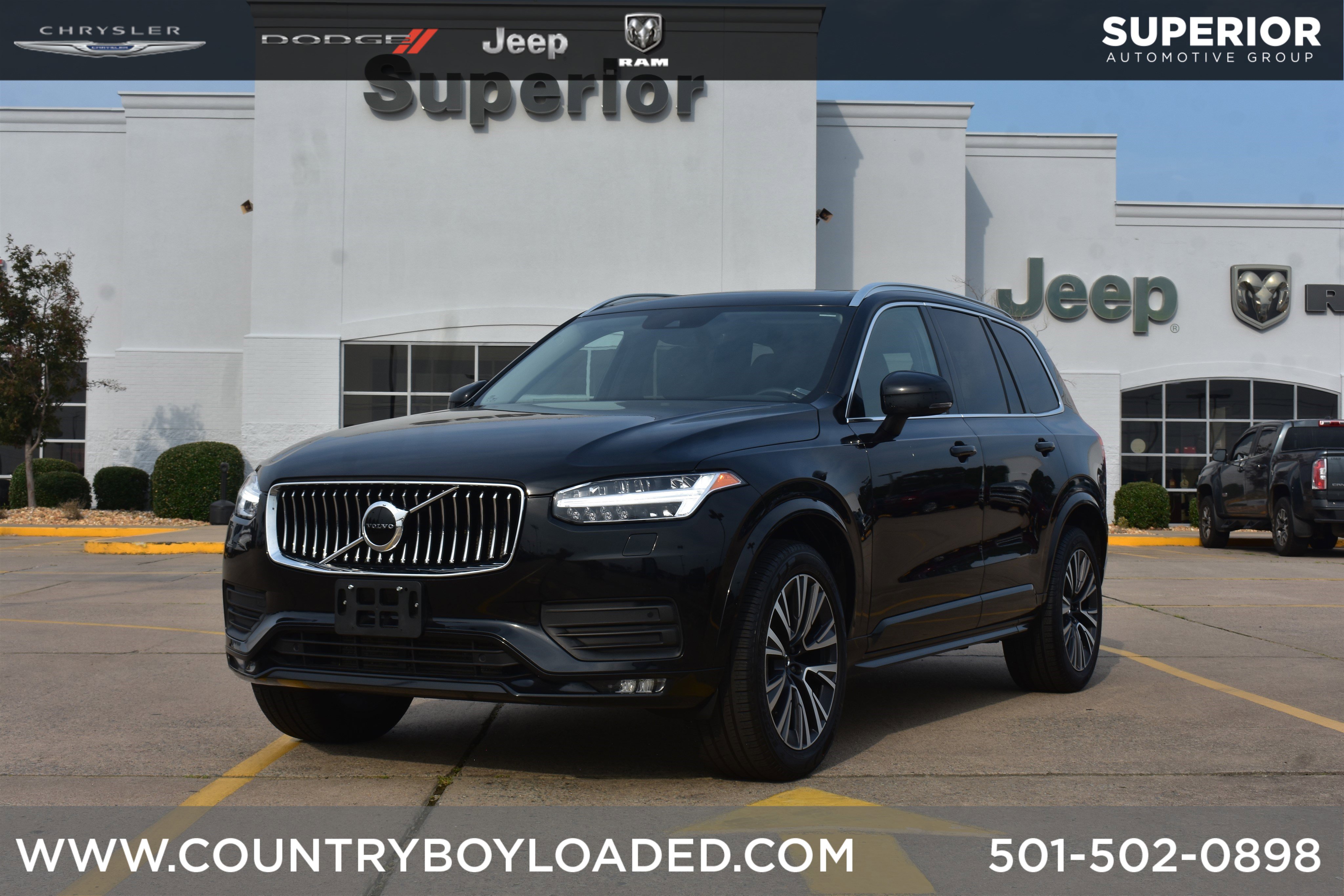 2022 Volvo XC90 Momentum's photo