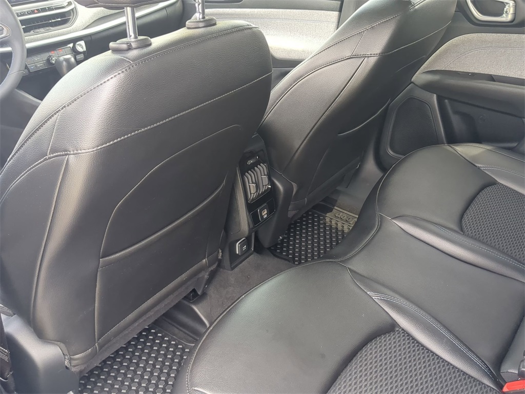 2022 Jeep Compass Latitude photo 14