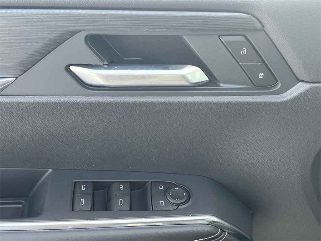 2026 GMC ACADIA - Image 14