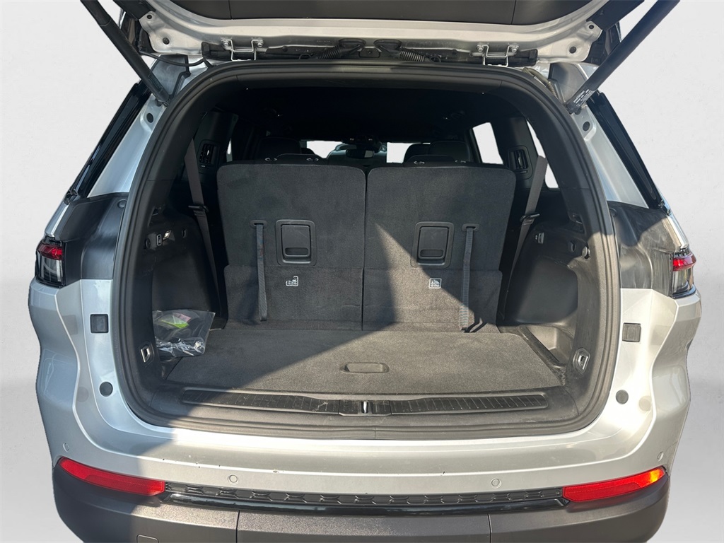 2024 Jeep Grand Cherokee Altitude photo 11