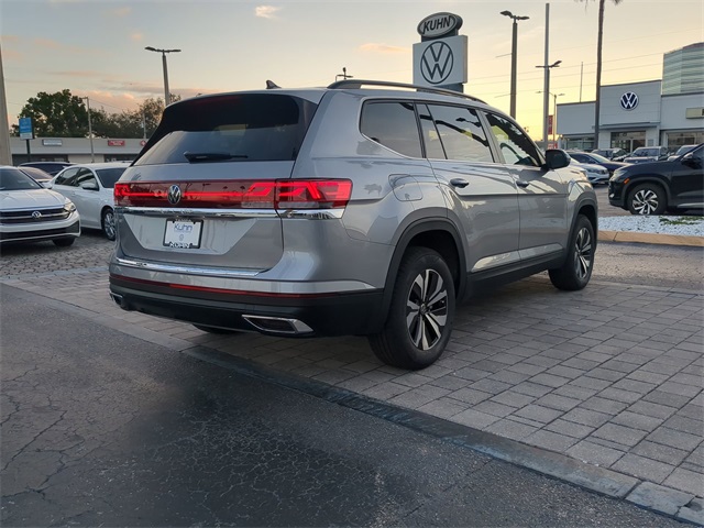 2026 Volkswagen Atlas SE photo 4