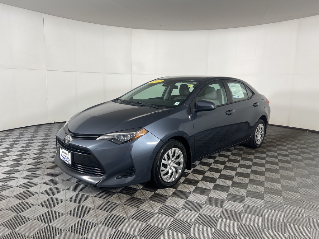 2019 Toyota Corolla LE photo 16