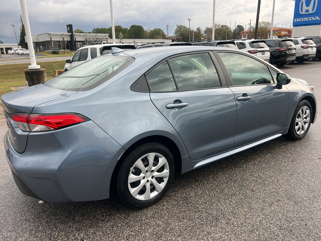 2024 Toyota Corolla LE photo 2