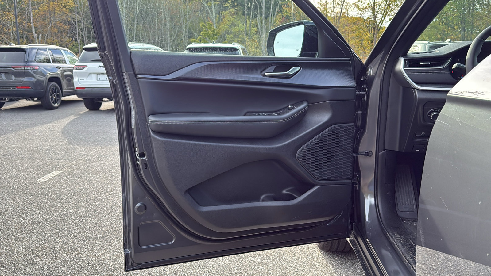 2025 Jeep Grand Cherokee Altitude X photo 3