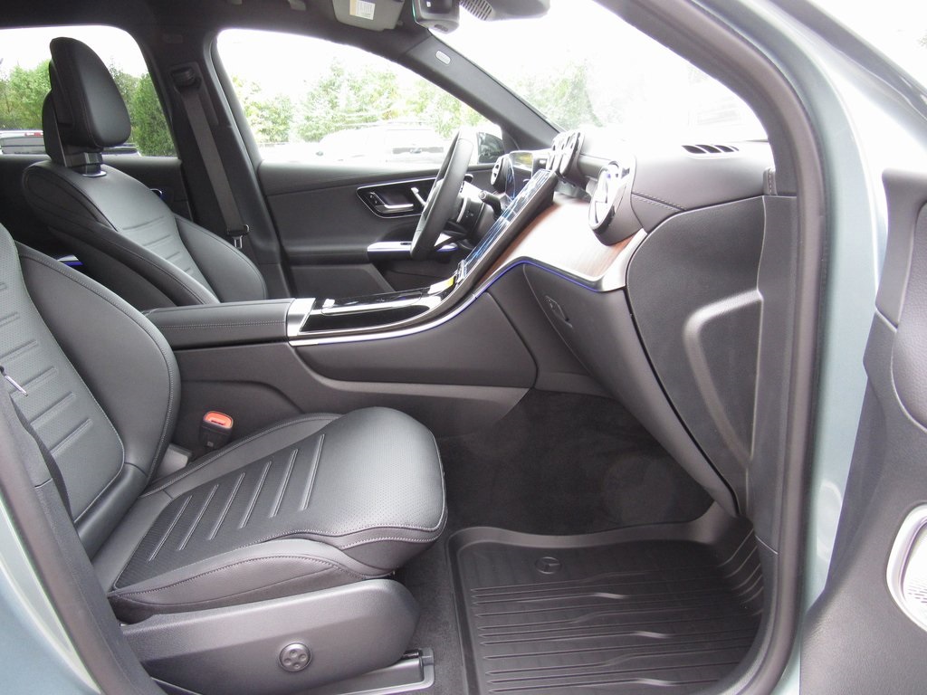 2026 Mercedes Benz GLC 300 4MATIC photo 13