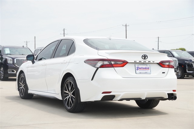 2024 Toyota Camry SE photo 6