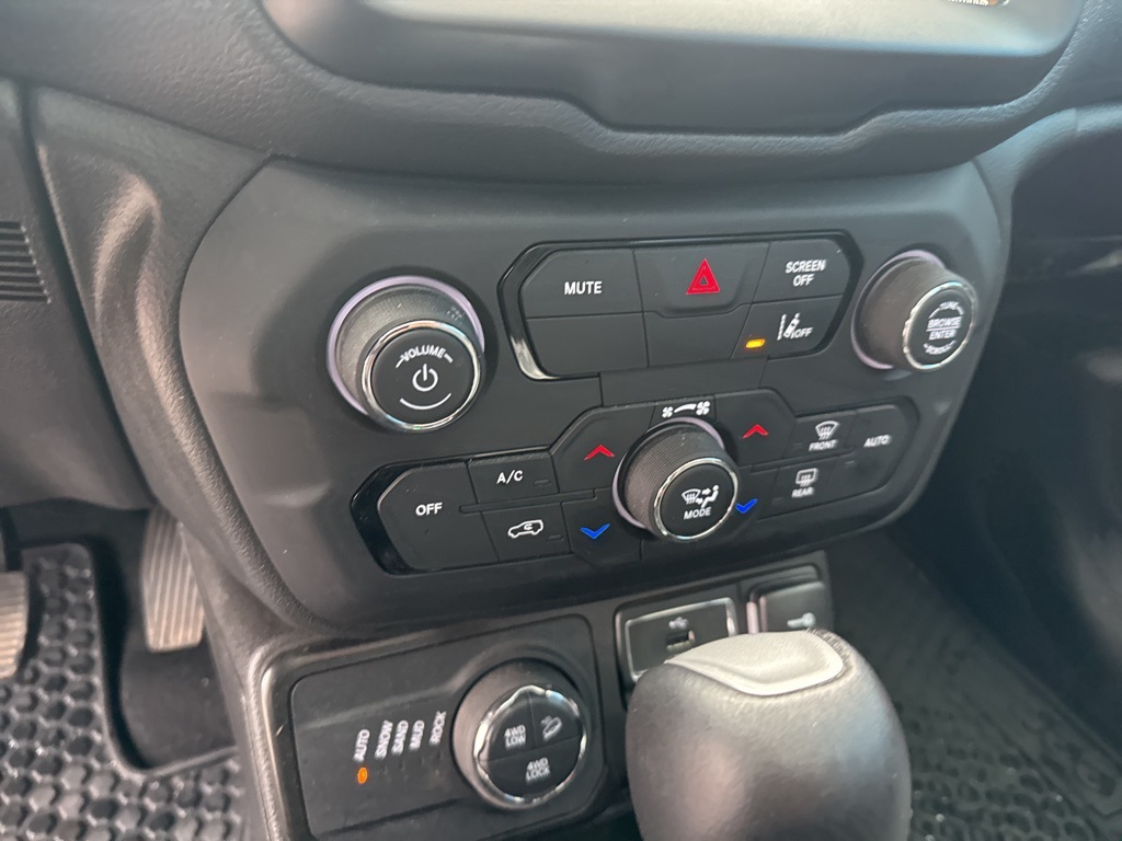 2023 Jeep Renegade Trailhawk photo 26