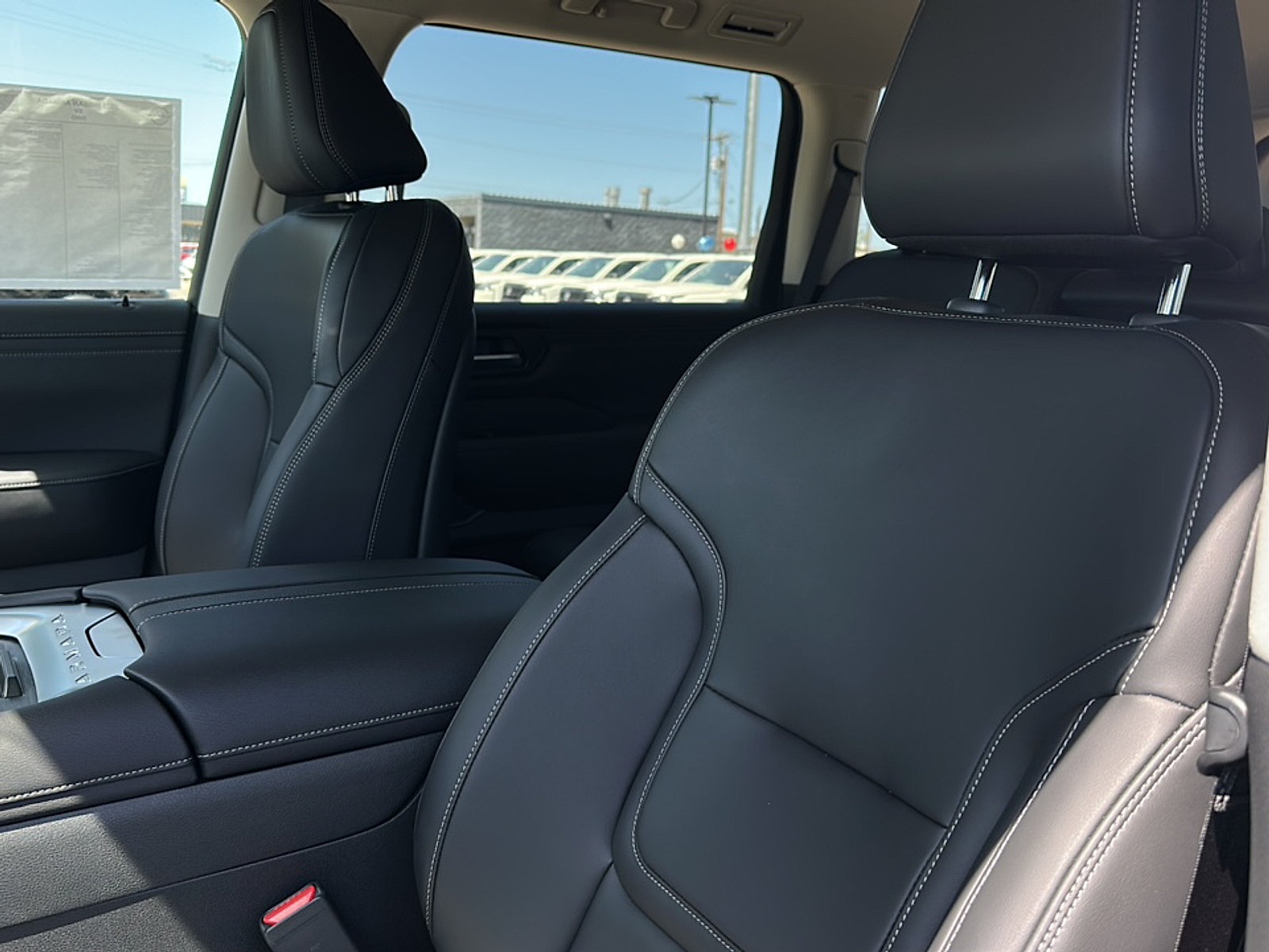 2025 Nissan Armada SV photo 4