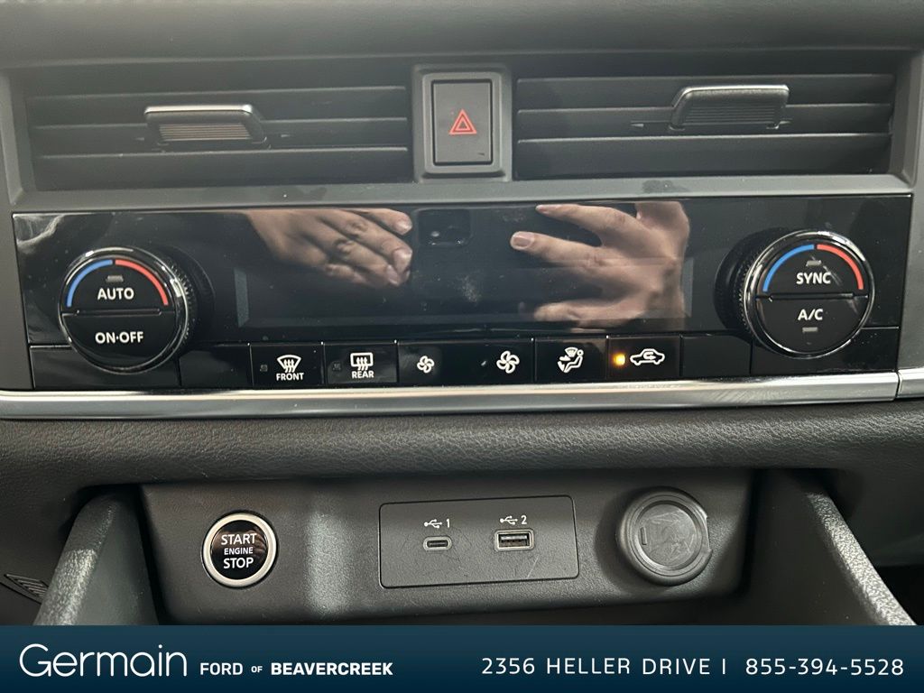 2023 Nissan Rogue SV photo 18