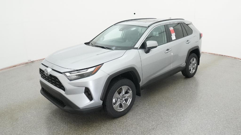 2025 Toyota RAV4 XLE's photo