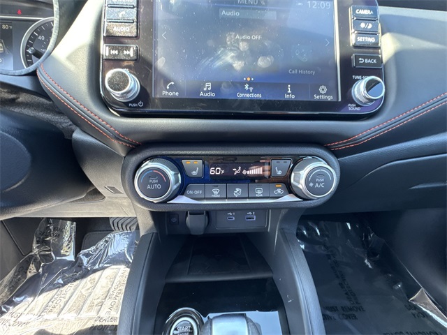 2025 Nissan Versa 1.6 SR photo 18