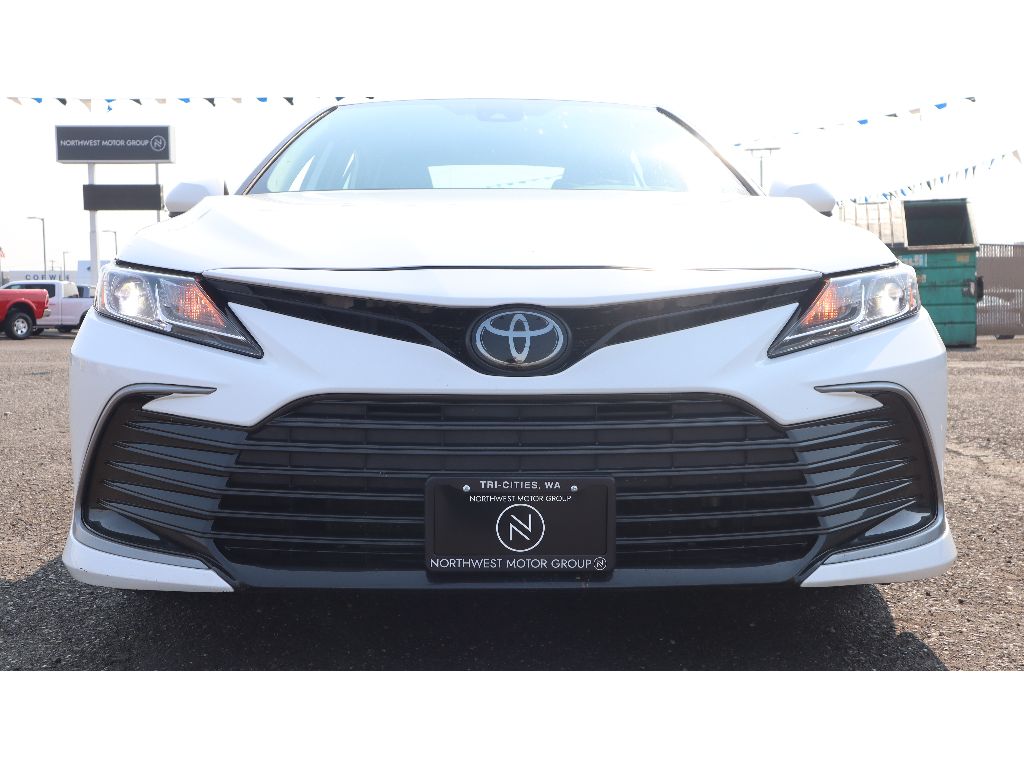 2024 Toyota Camry LE photo 22