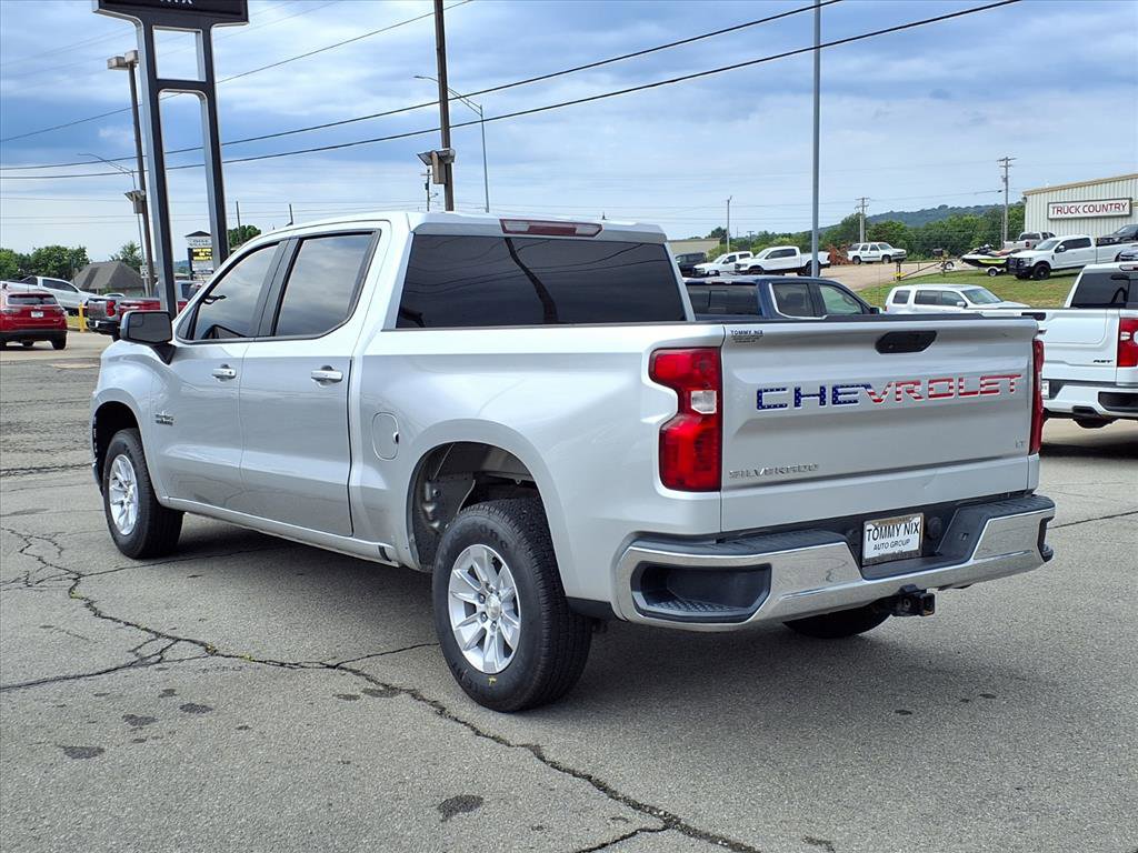 2019 Chevrolet Silverado 1500 LT photo 2