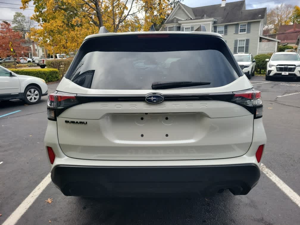 2025 Subaru Forester Premium photo 2