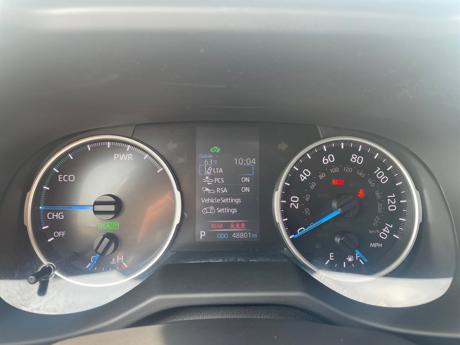 2021 Toyota RAV4 Hybrid LE photo 3