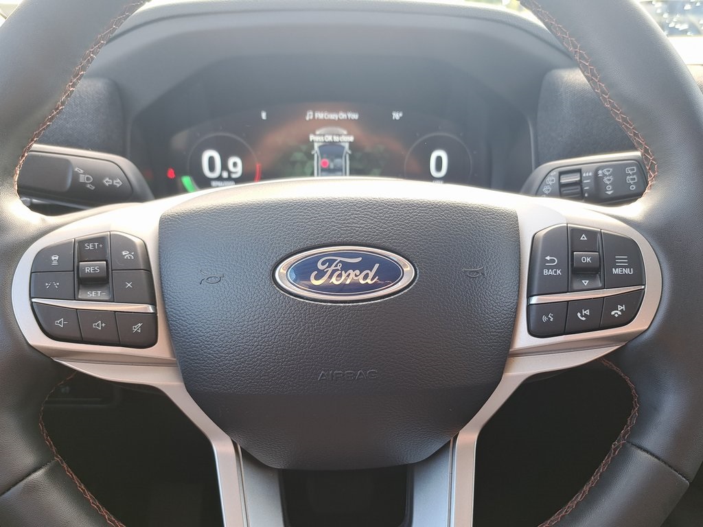 2025 Ford Explorer photo 13