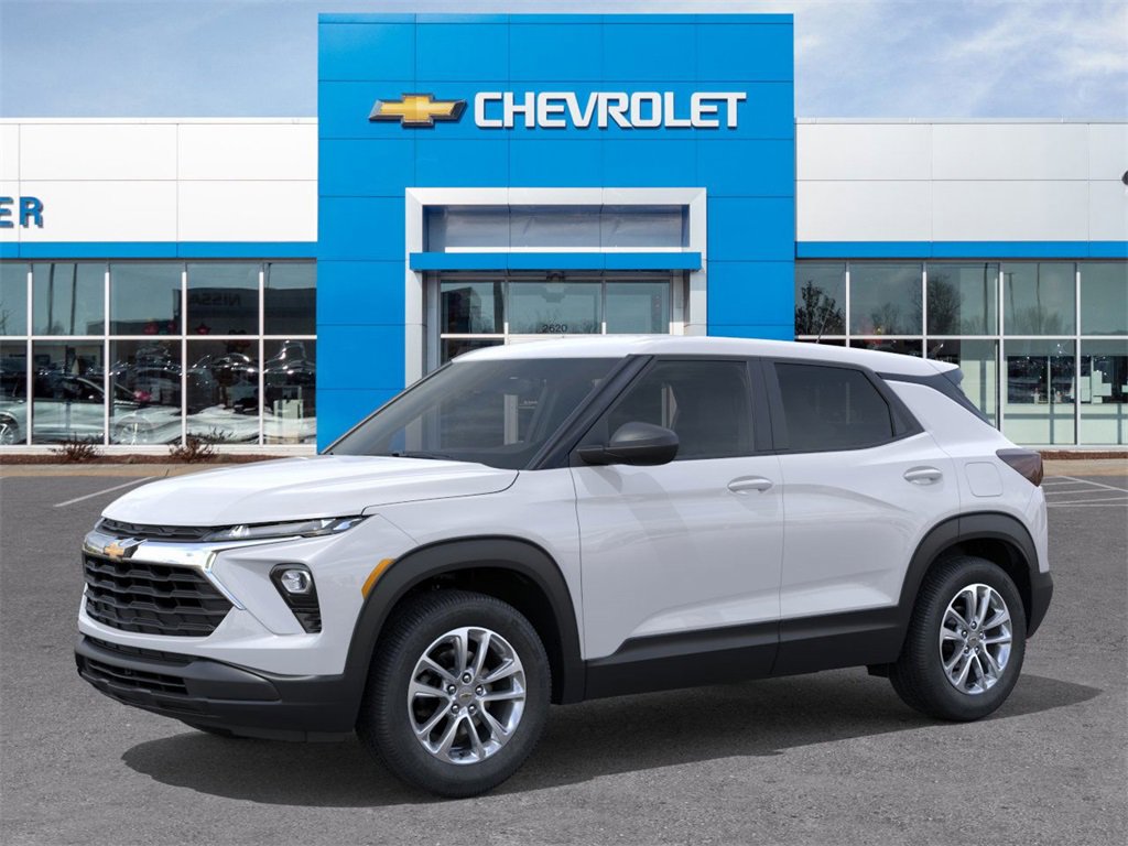 2026 Chevrolet Trailblazer LS photo 2