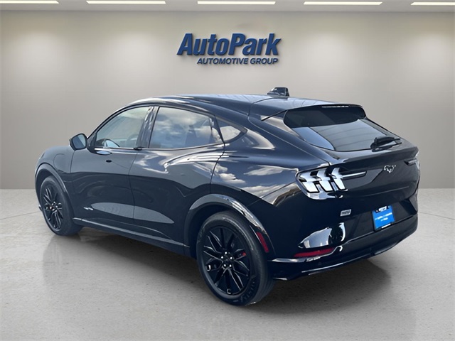 2025 Ford Mustang Mach-E Premium photo 4