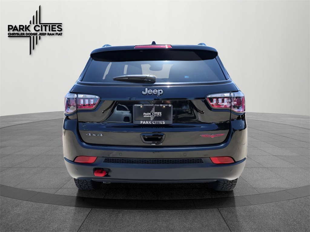 2024 Jeep Compass Trailhawk photo 3