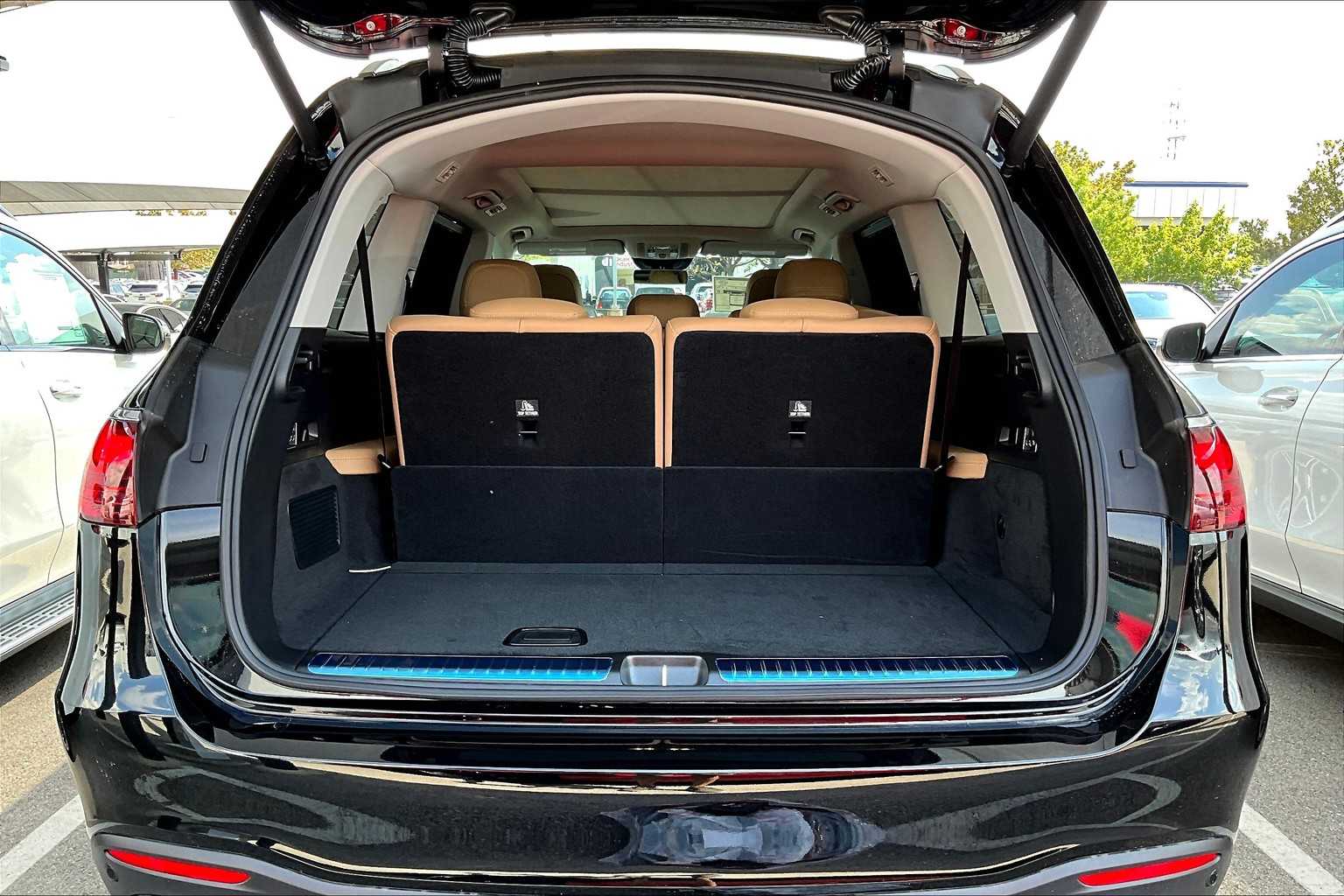 2026 Mercedes Benz GLS 450 4MATIC photo 13