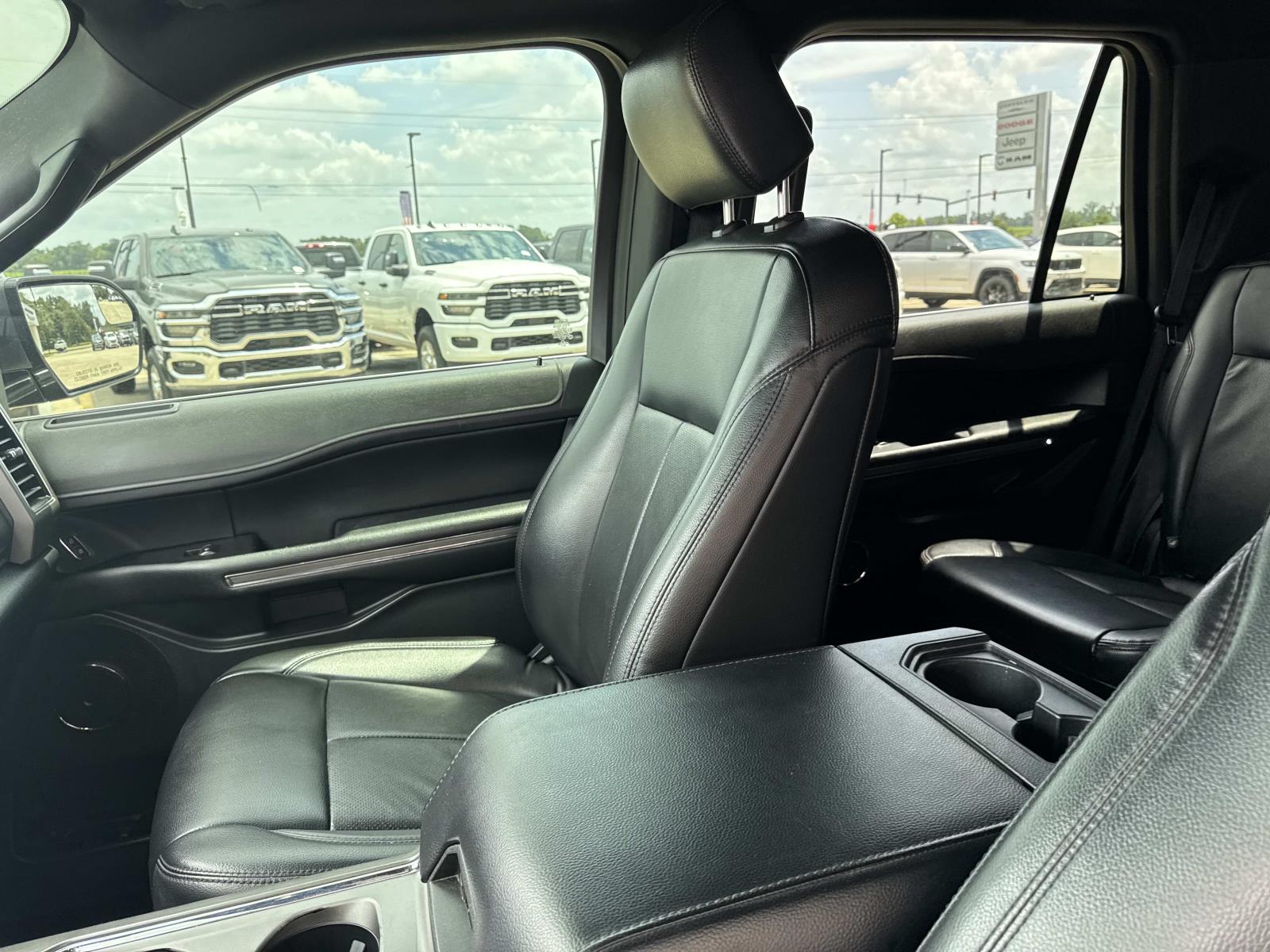 2019 Ford Expedition XLT photo 14